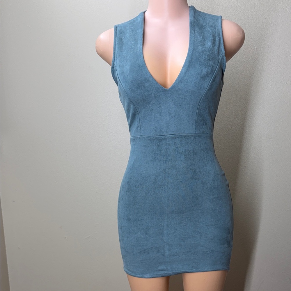 Windsor Sleeveless V‑Neck Bodycon Dress in Slate Blue